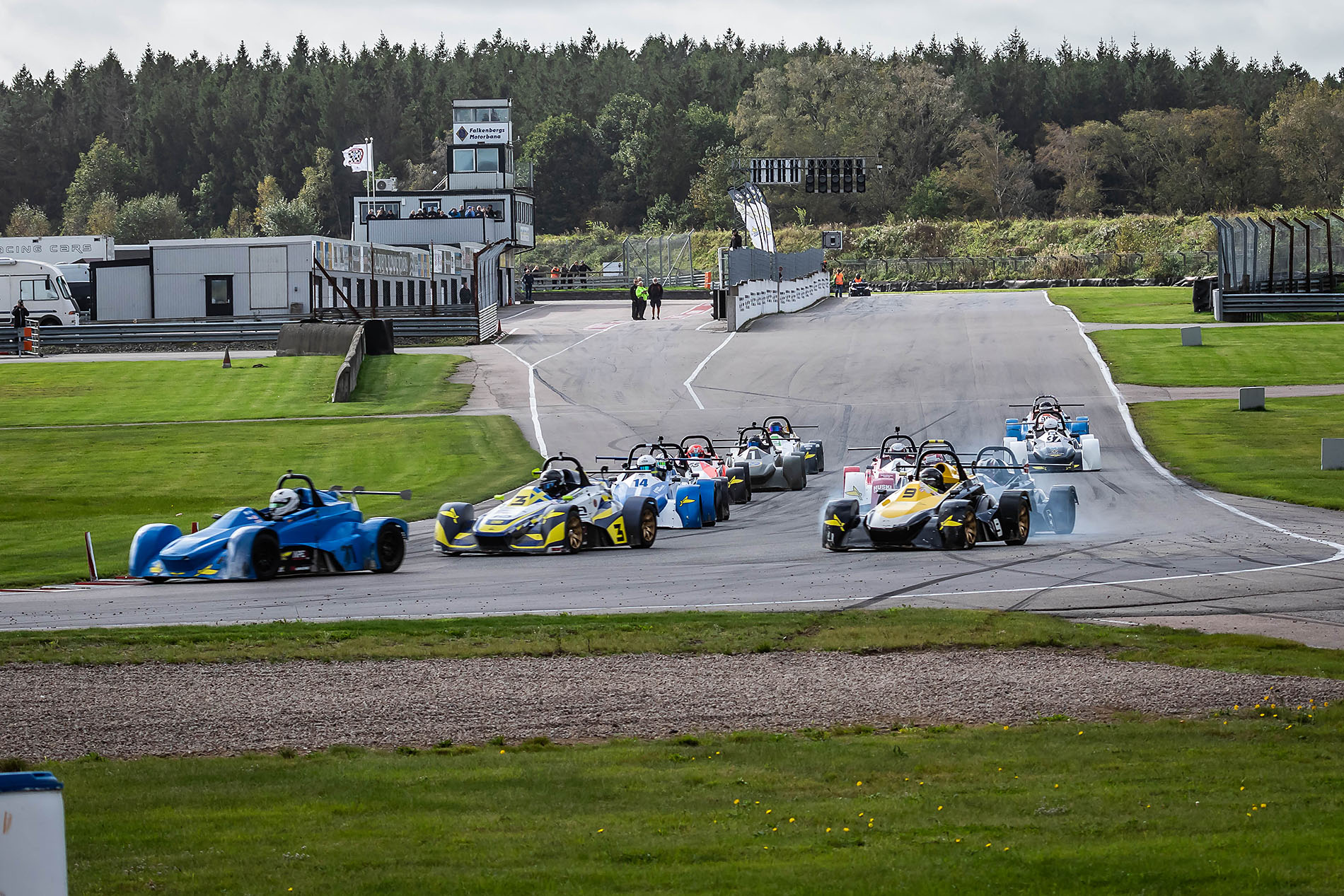 Årets mästare i Aquila Formula 1000 korade i spännande säsongsfinal i Falkenberg!